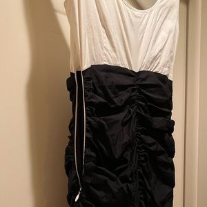 Laundry by Shelli Segal dress size 6, highwaist, front attached belt (pre-owned)